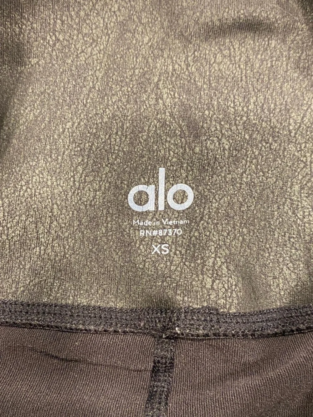 Alo Yoga High Waisted Black Cracked Faux Leather Shine Leggings XS